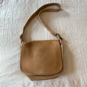 Vintage beige Coach shoulder flap bag
